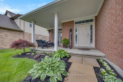 29 Brookside Lane • Tillsonburg, ON photo 3