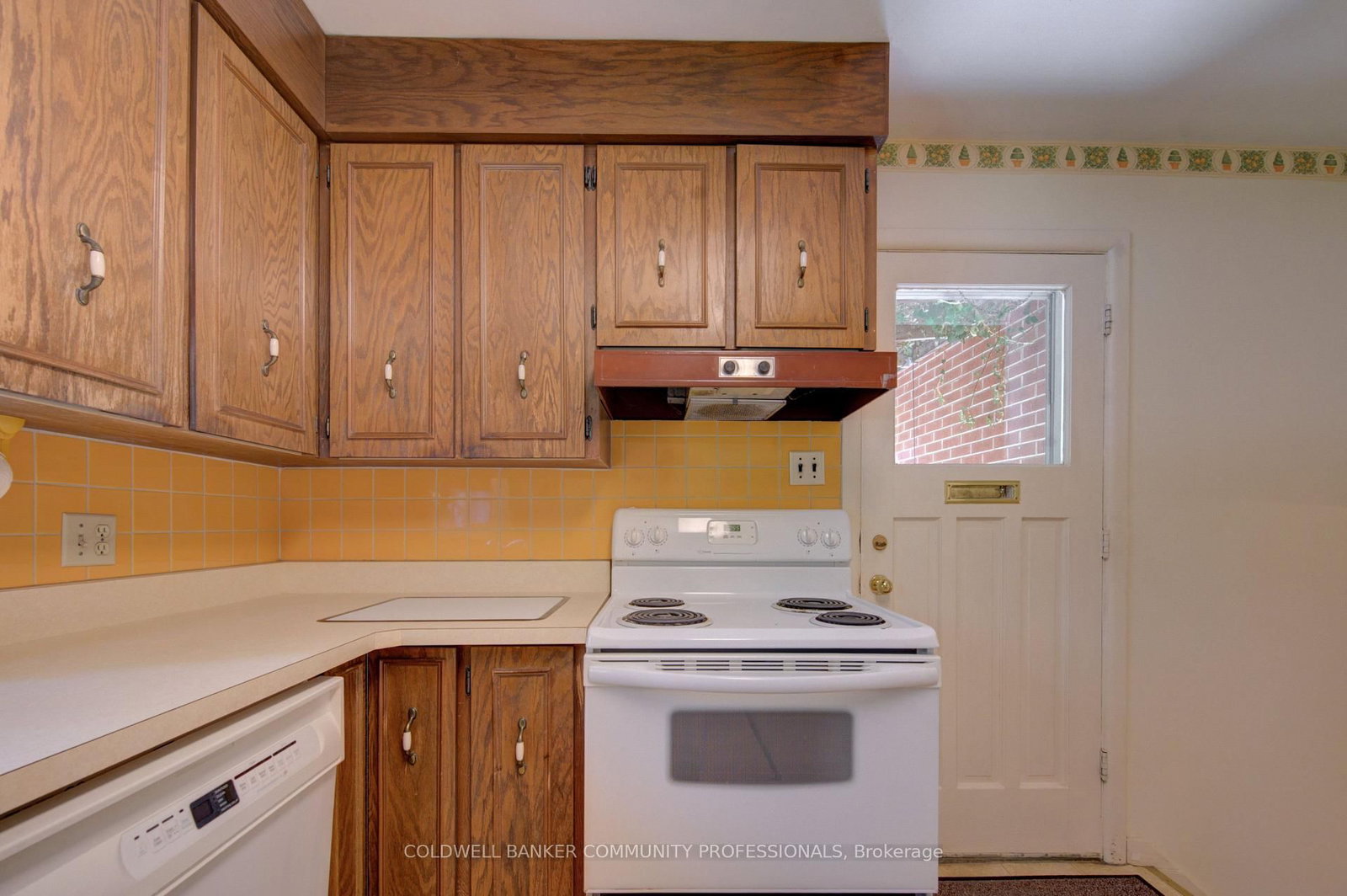 4 Mayfair Court • Hamilton, ON photo 11