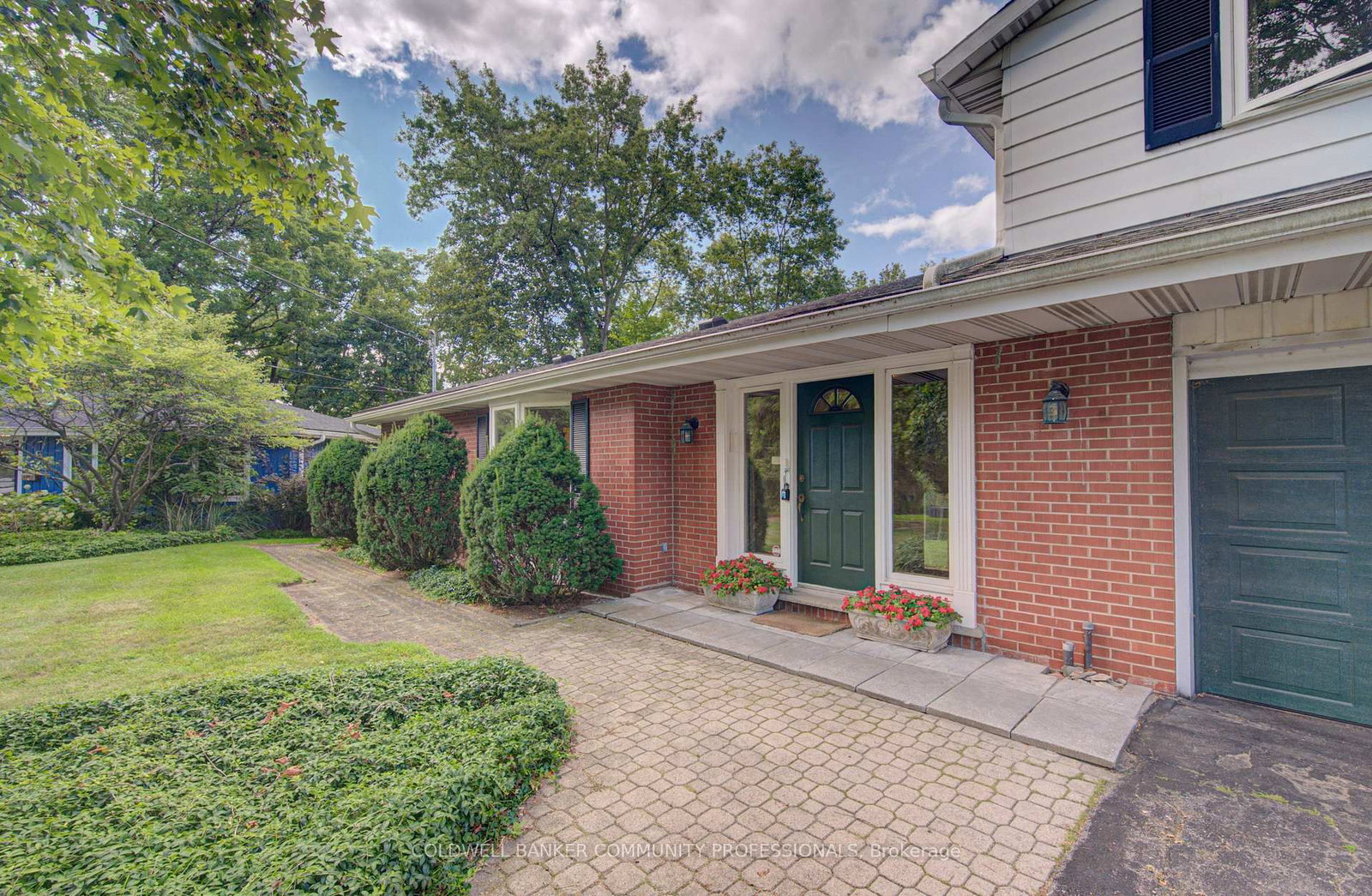 4 Mayfair Court • Hamilton, ON photo 5
