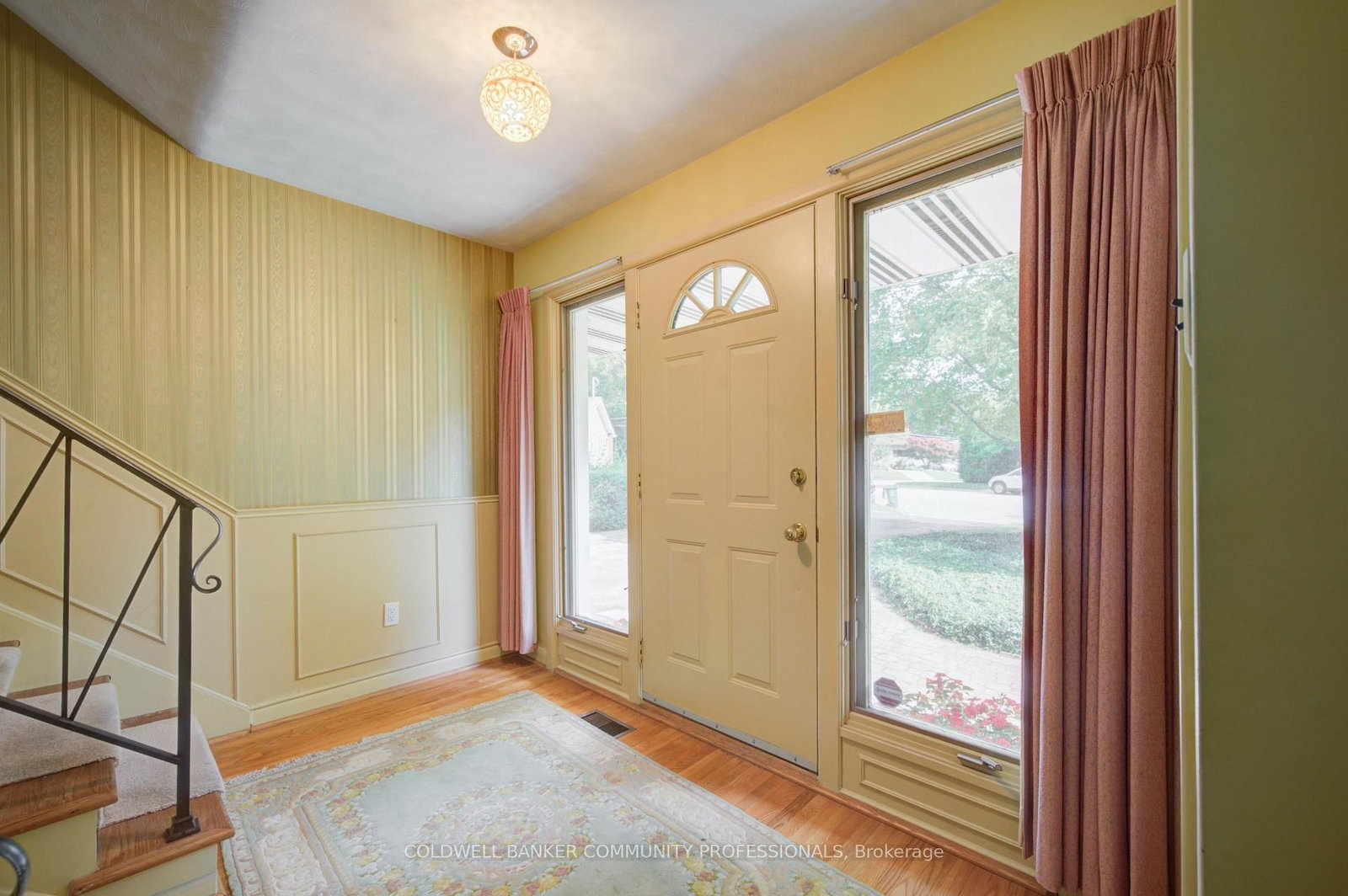 4 Mayfair Court • Hamilton, ON photo 6