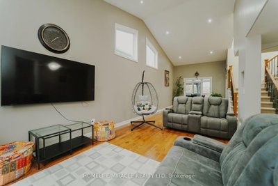 6978 Shannon Drive • Niagara Falls, ON photo 4