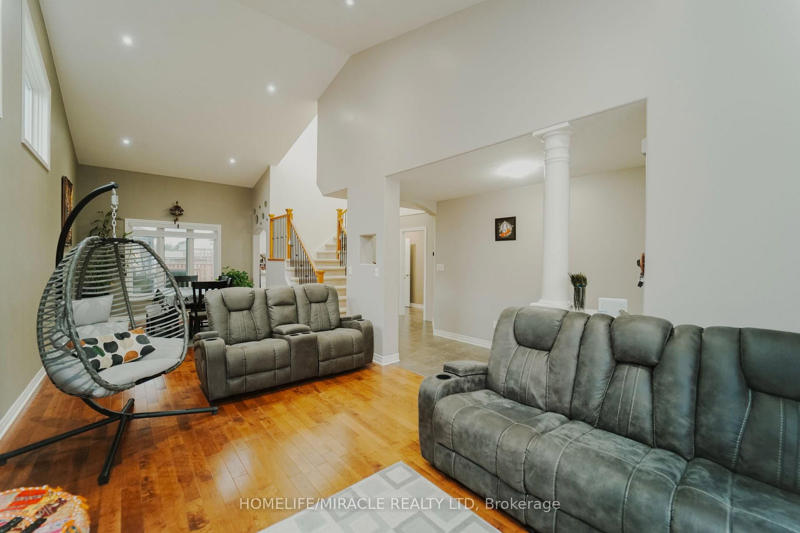 6978 Shannon Drive • Niagara Falls, ON photo 5