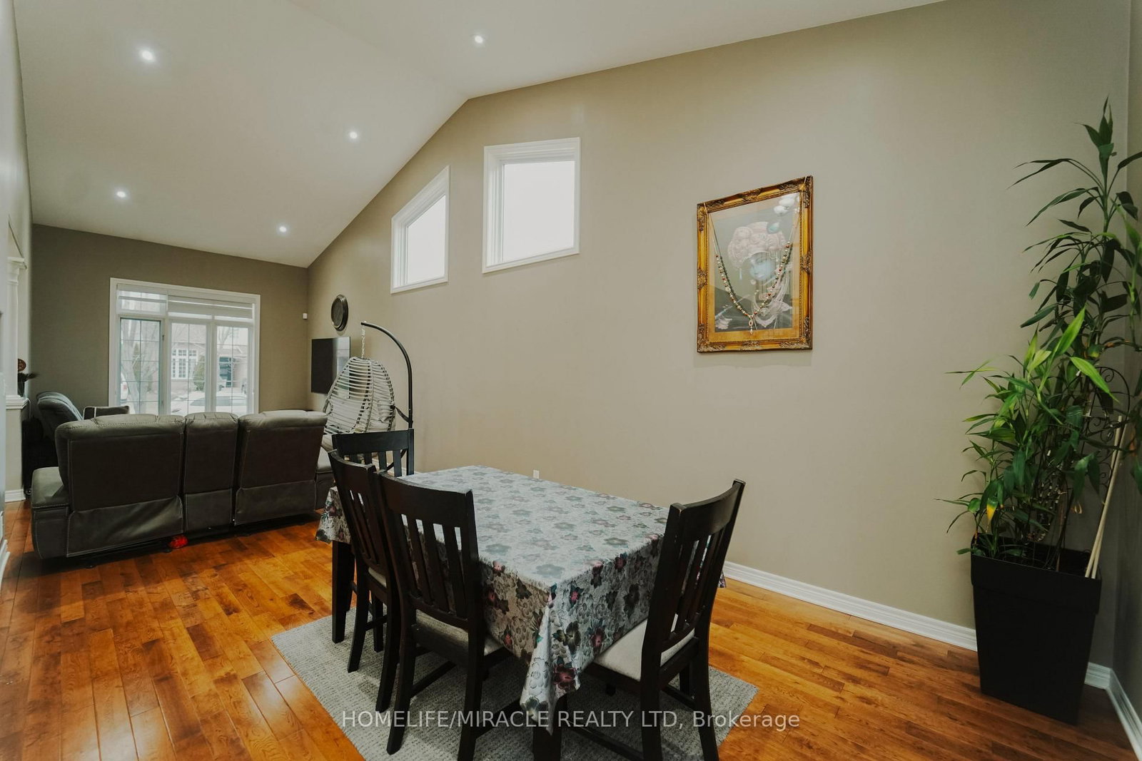 6978 Shannon Drive • Niagara Falls, ON photo 7