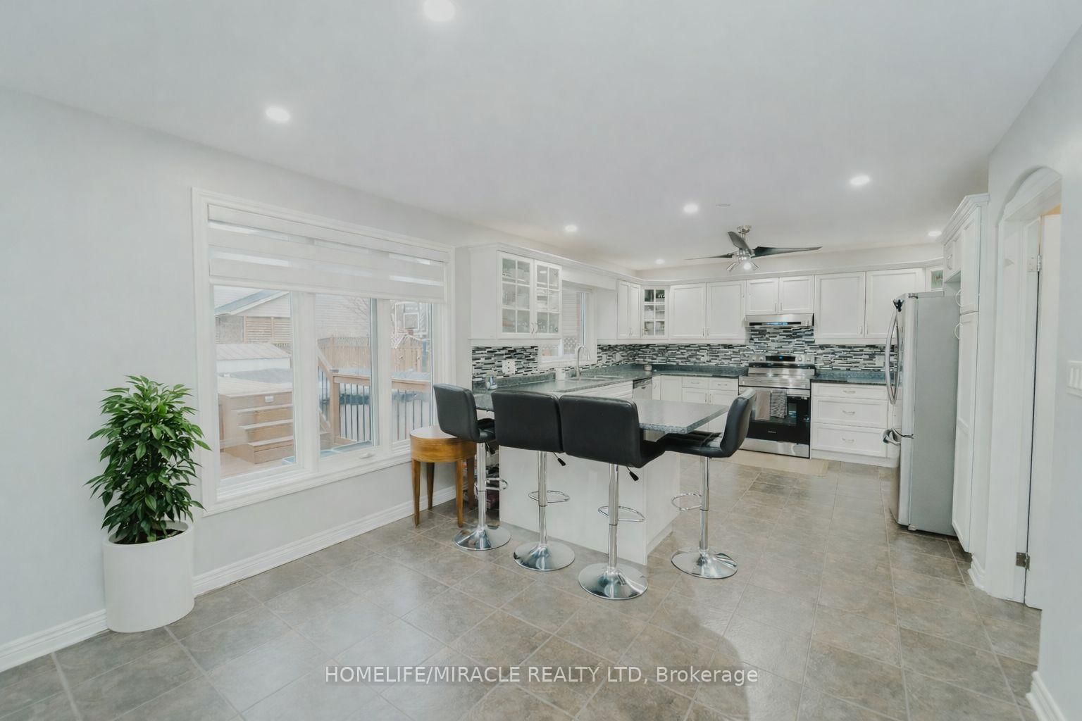 6978 Shannon Drive • Niagara Falls, ON photo 9