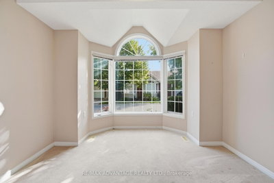 122 Sherwood Forest Square • #18 • London North, ON photo 7