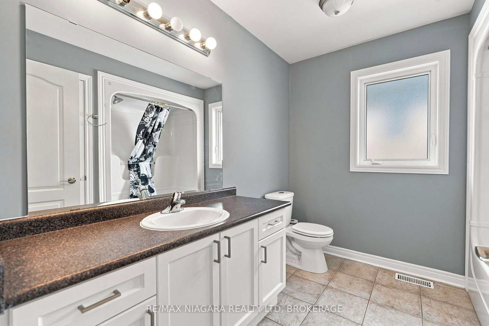 262 Draper's Street • Welland, ON photo 12
