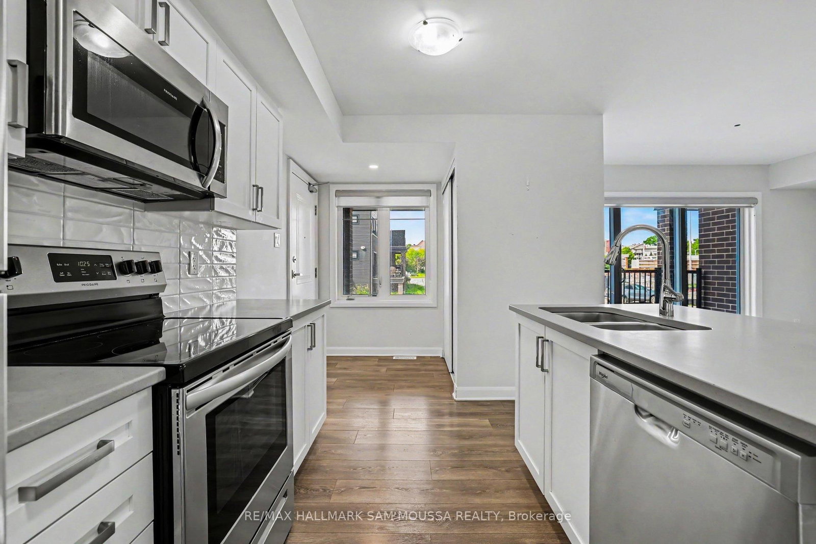 A-215 Eldorado Private, Ottawa, view 16