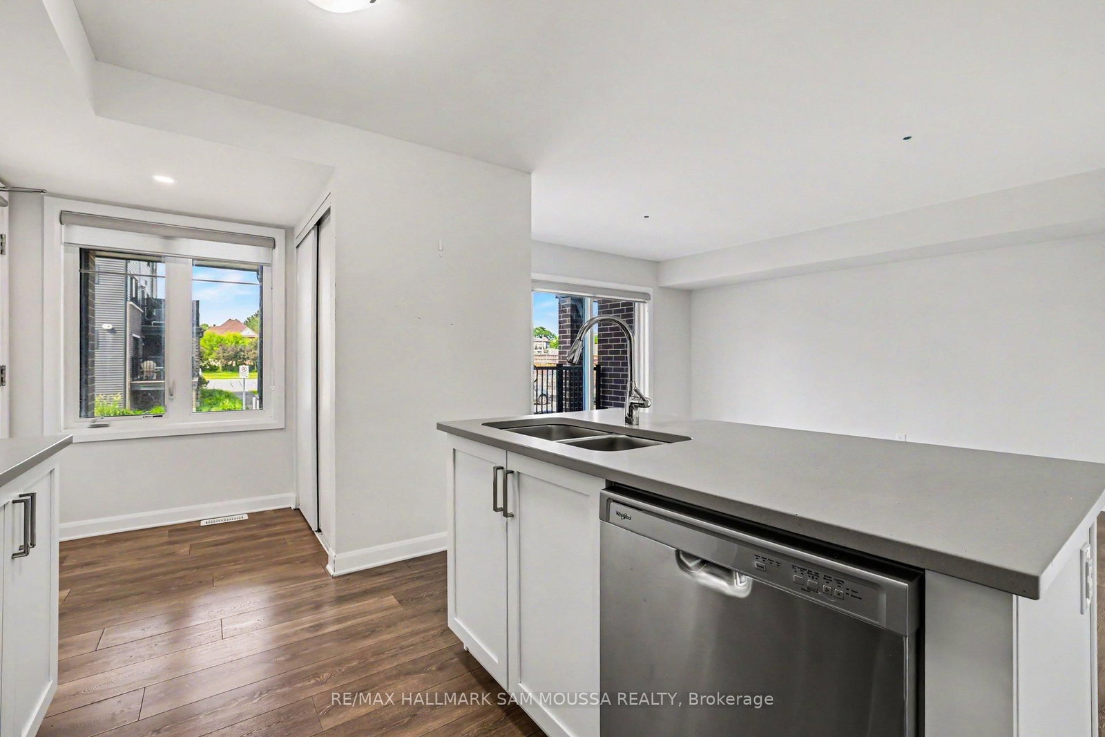 A-215 Eldorado Private, Ottawa, view 17