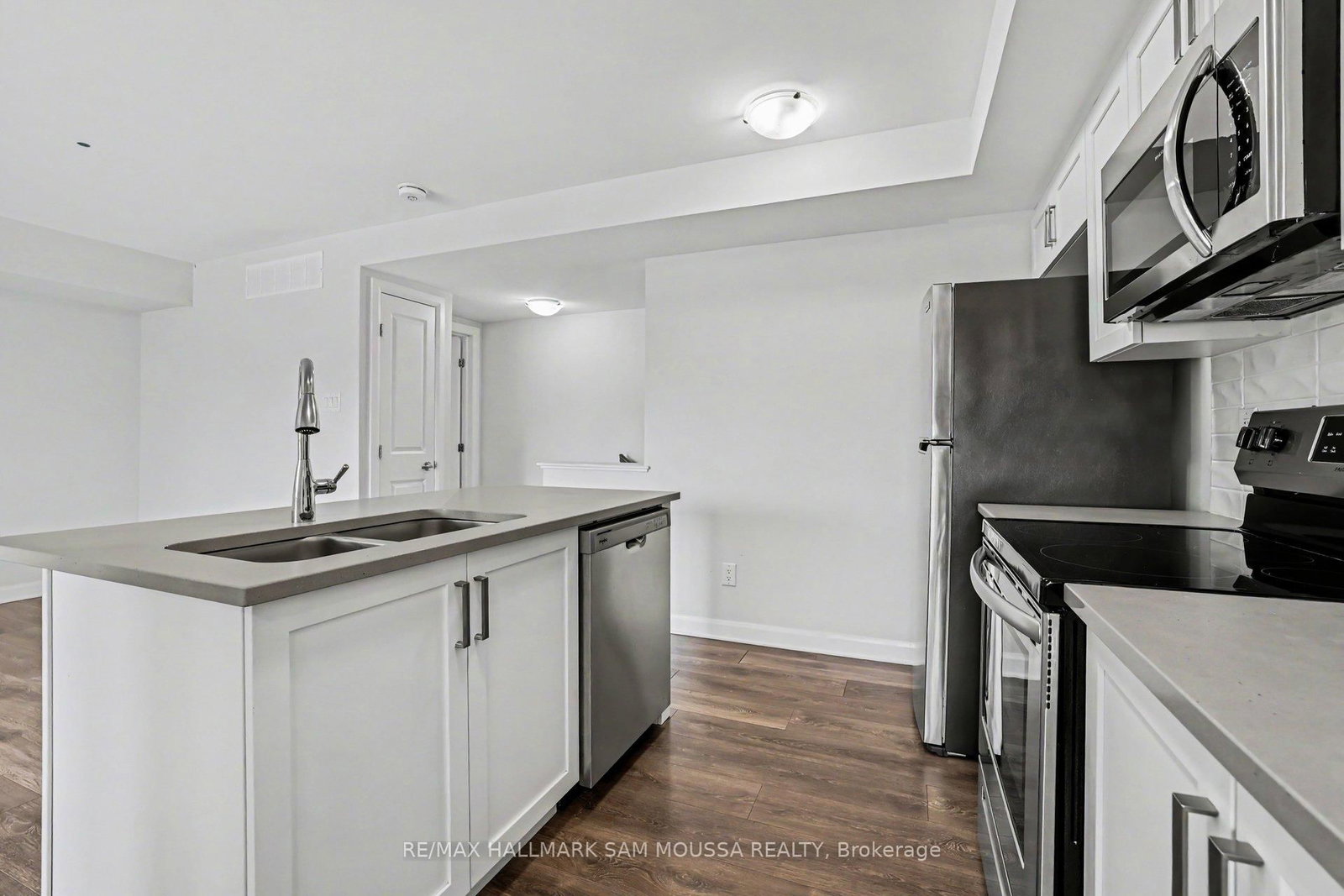 A-215 Eldorado Private, Ottawa, view 19