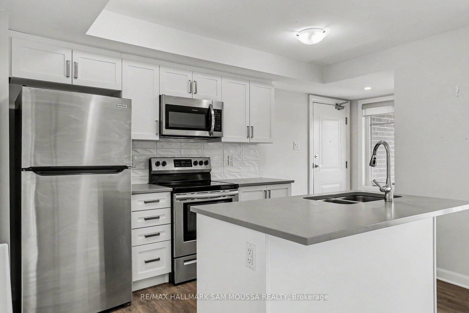 A-215 Eldorado Private, Ottawa, view 20