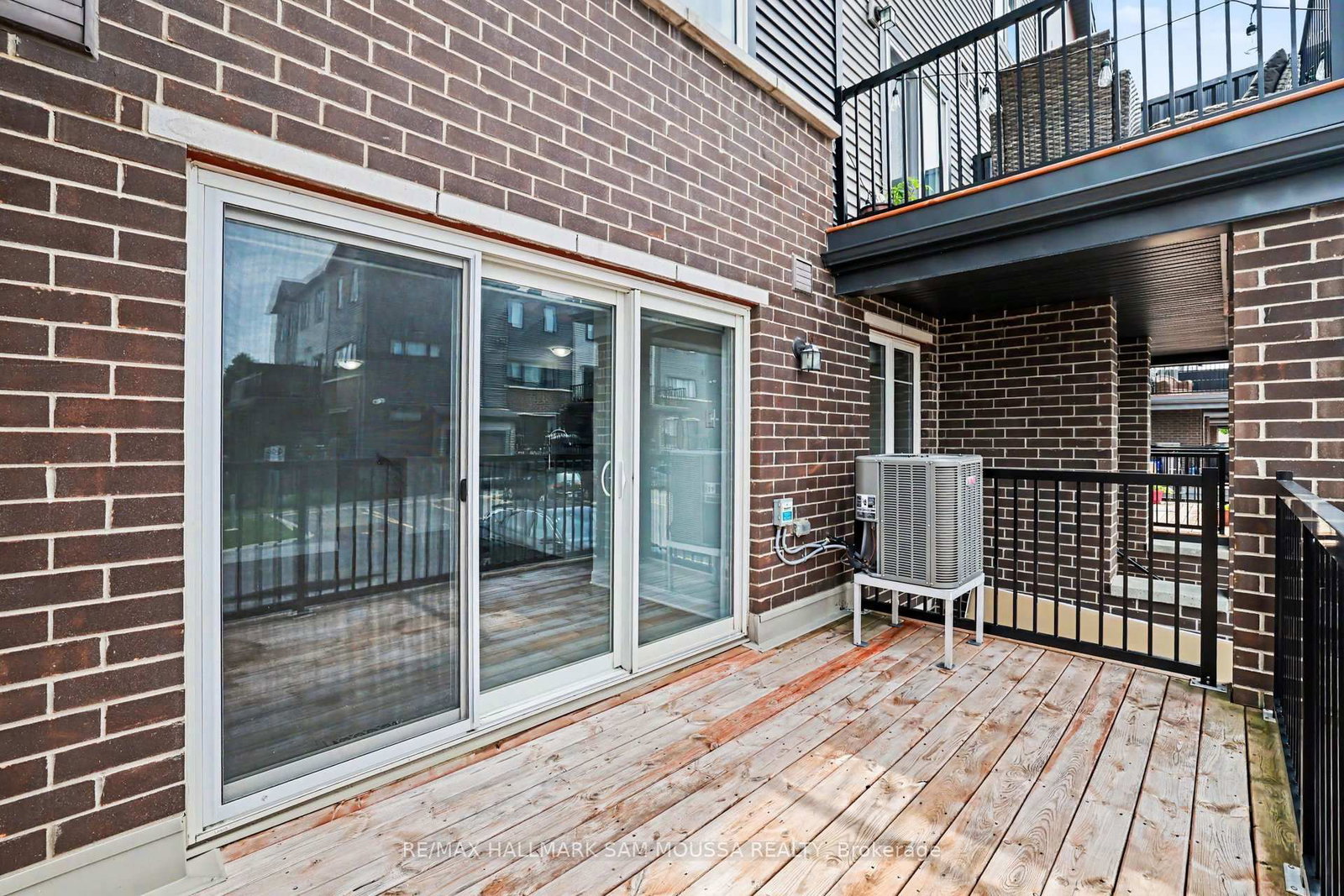 A-215 Eldorado Private, Ottawa, view 38