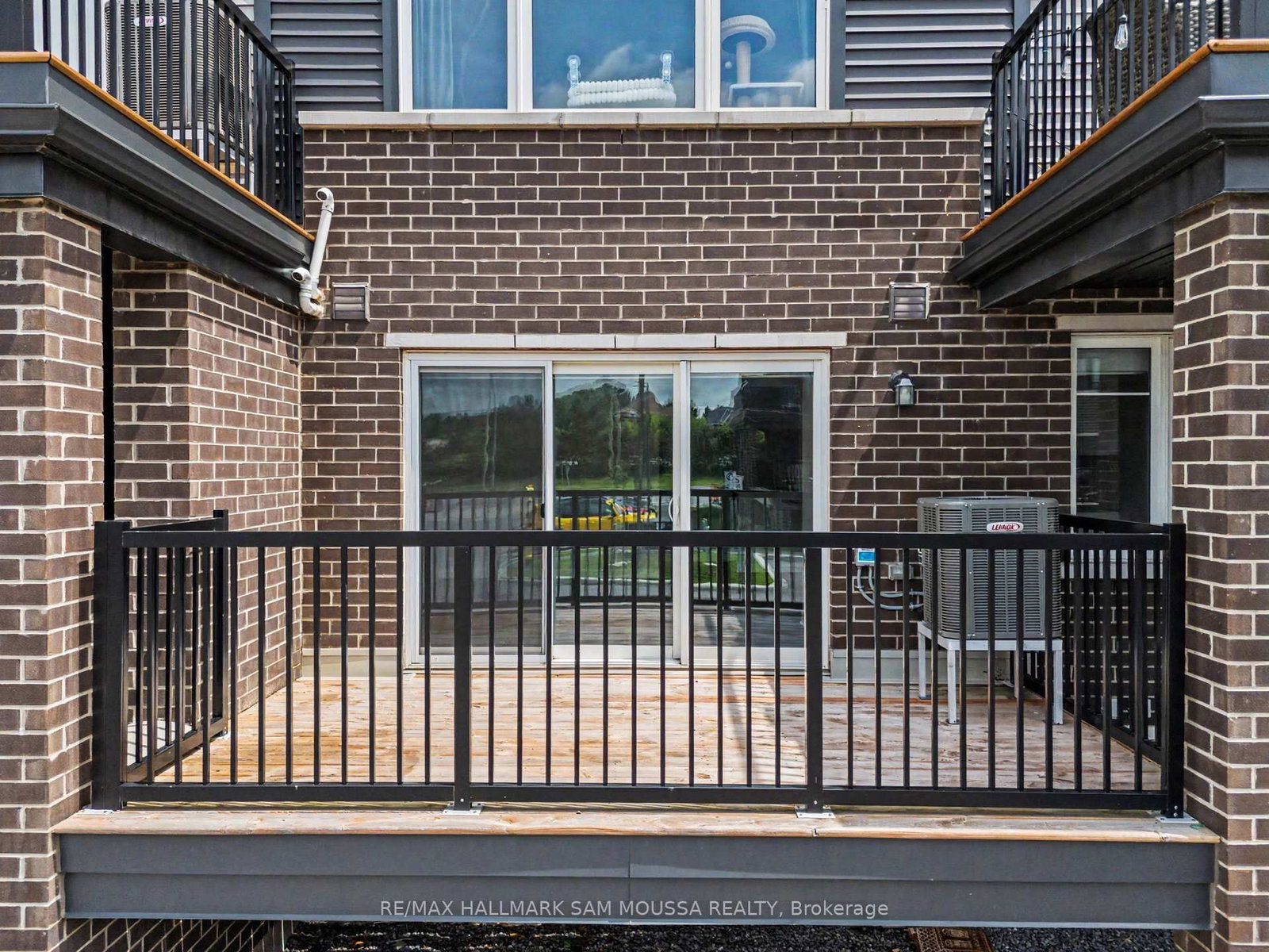 A-215 Eldorado Private, Ottawa, view 40