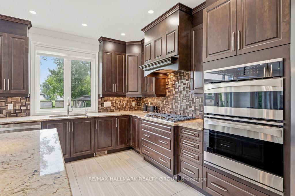 520 Leimerk Court • Ottawa, ON photo 10