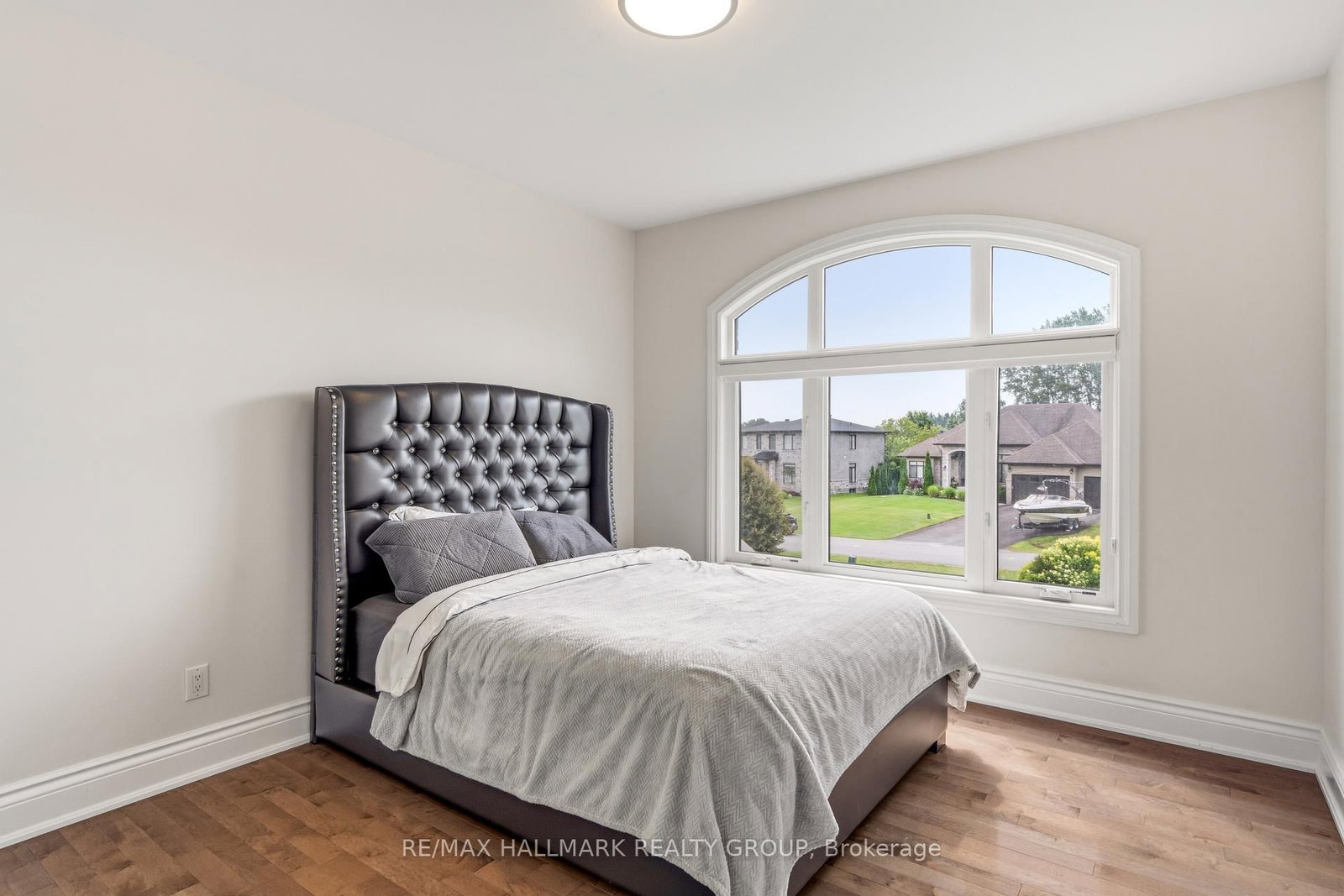 520 Leimerk Court • Ottawa, ON photo 21