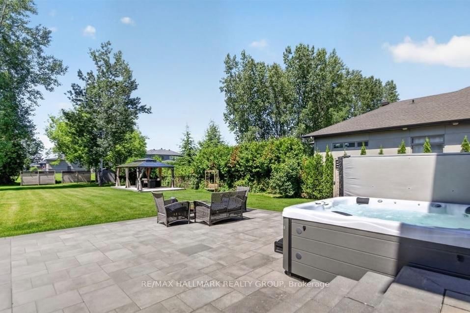 520 Leimerk Court • Ottawa, ON photo 38