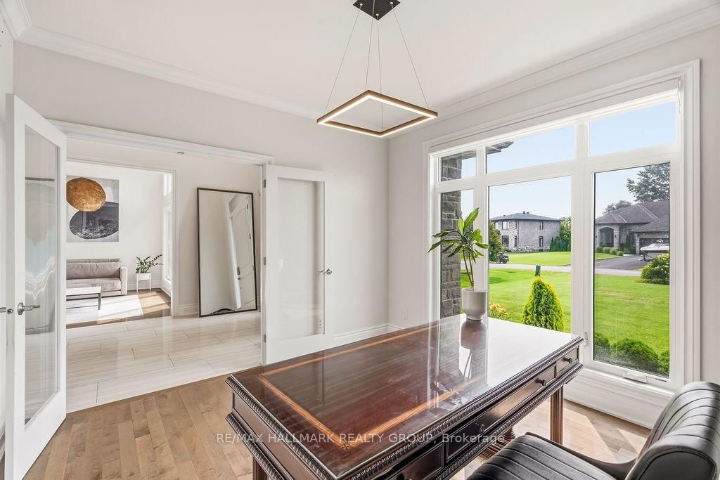 520 Leimerk Court • Ottawa, ON photo 7