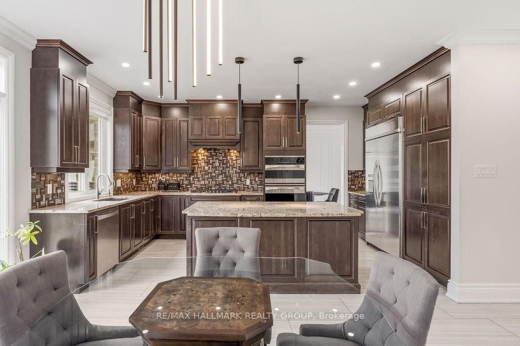 520 Leimerk Court • Ottawa, ON photo 8