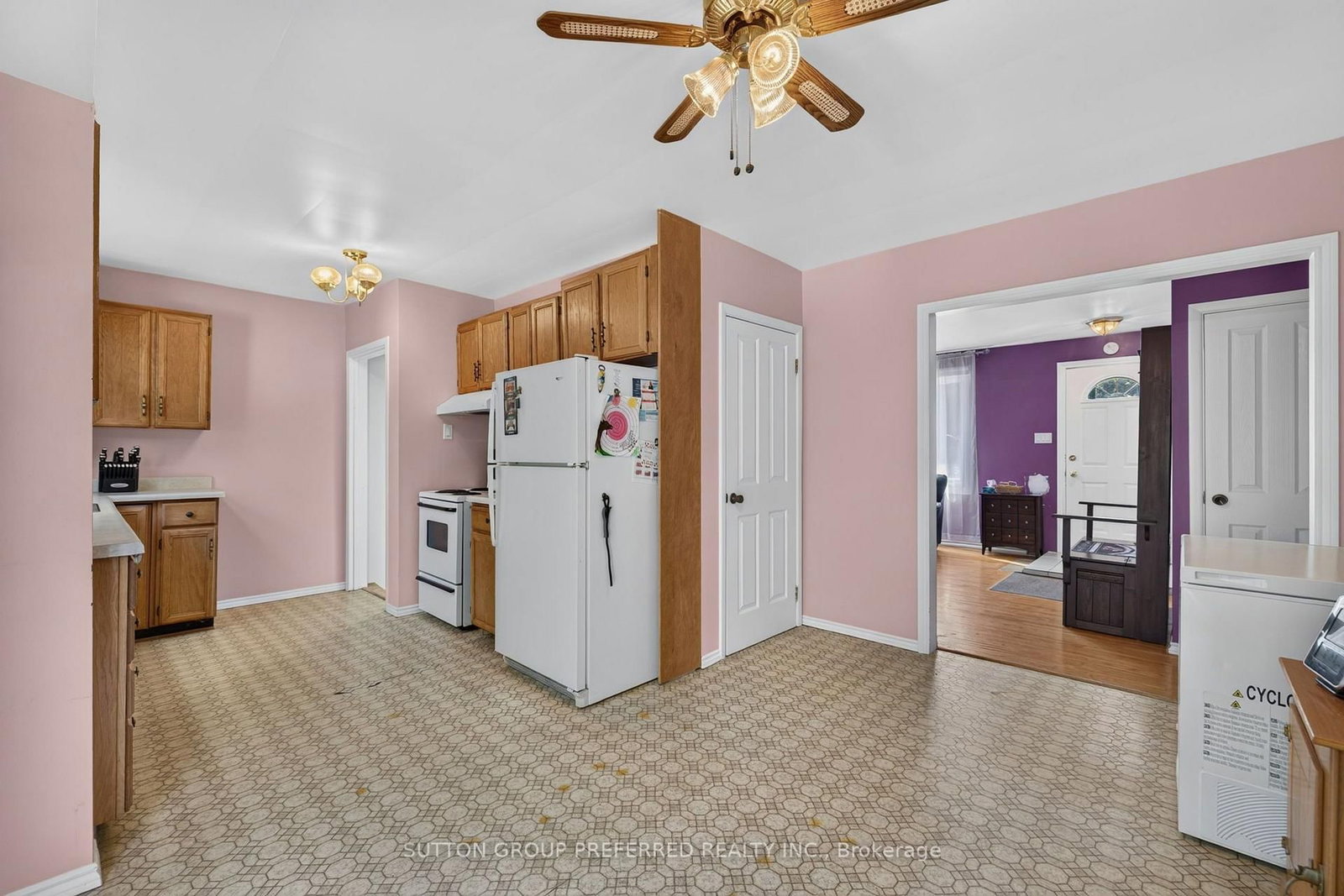 98 Queen Street • Thames Centre, ON photo 16
