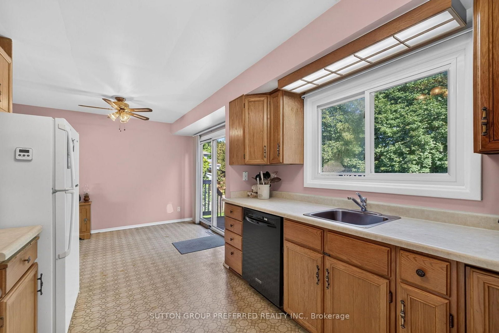 98 Queen Street • Thames Centre, ON photo 18