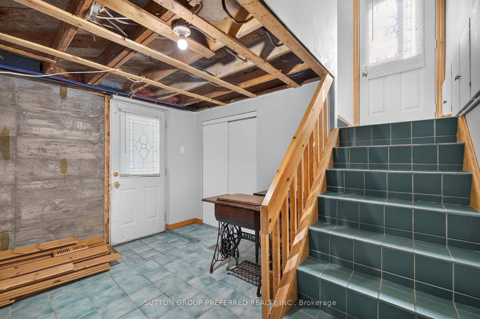98 Queen Street • Thames Centre, ON photo 28