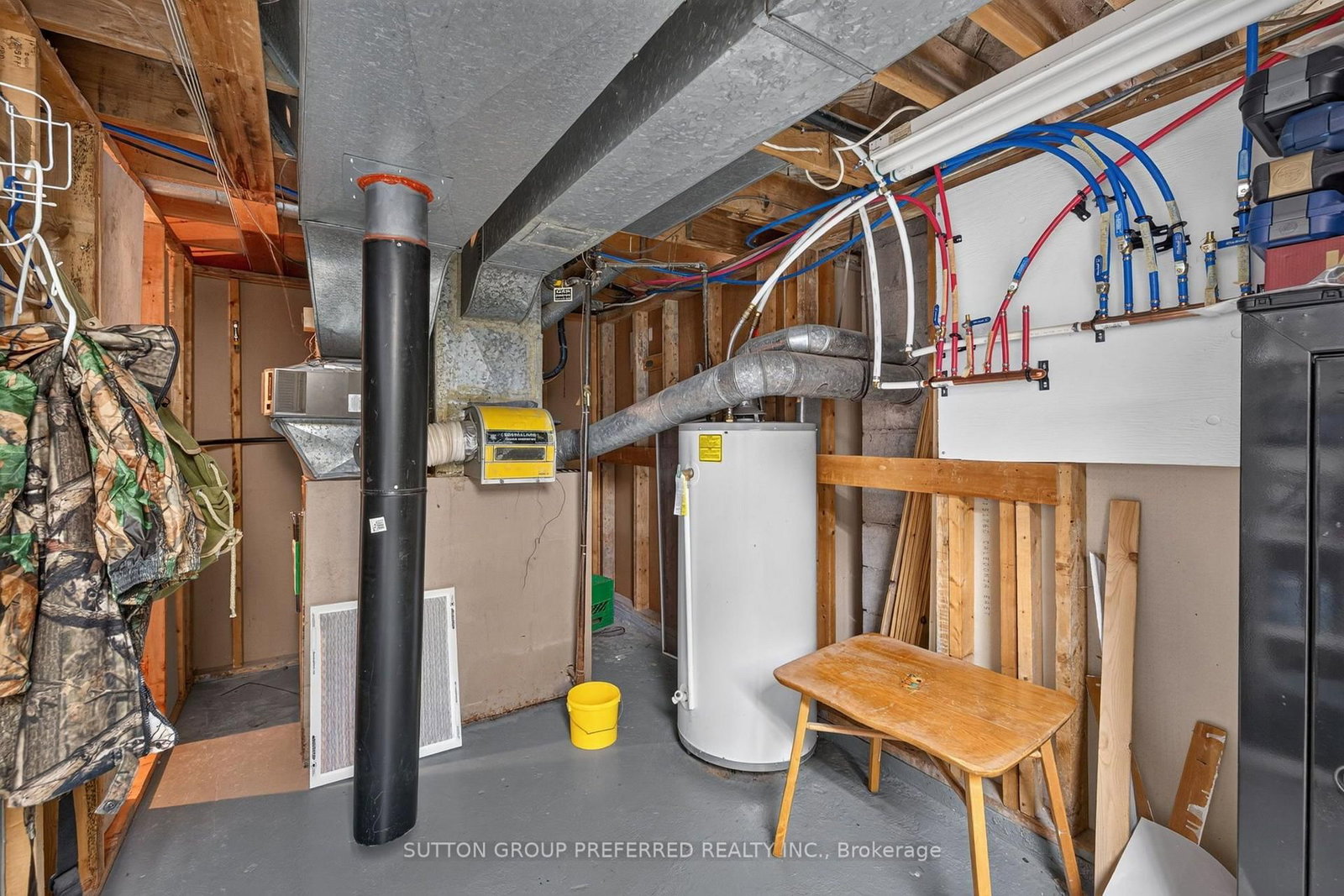 98 Queen Street • Thames Centre, ON photo 37