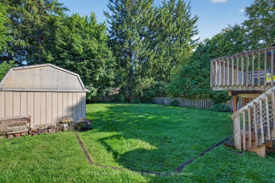 98 Queen Street • Thames Centre, ON photo 6