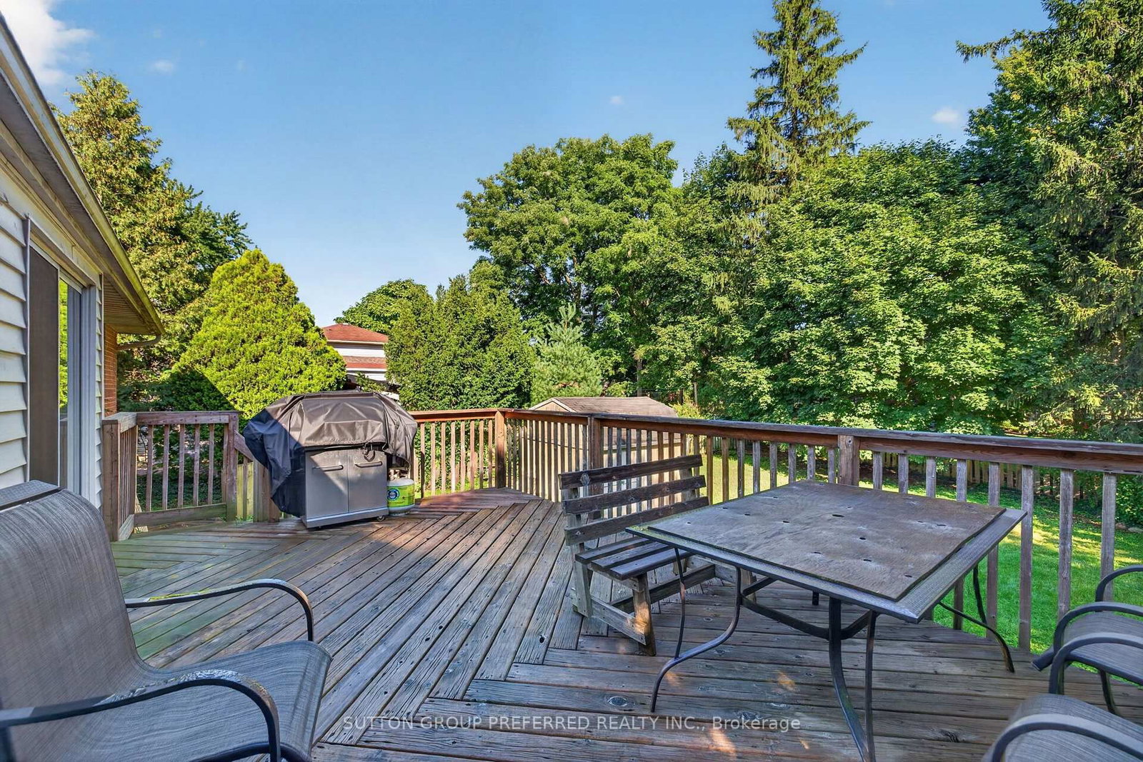 98 Queen Street • Thames Centre, ON photo 8