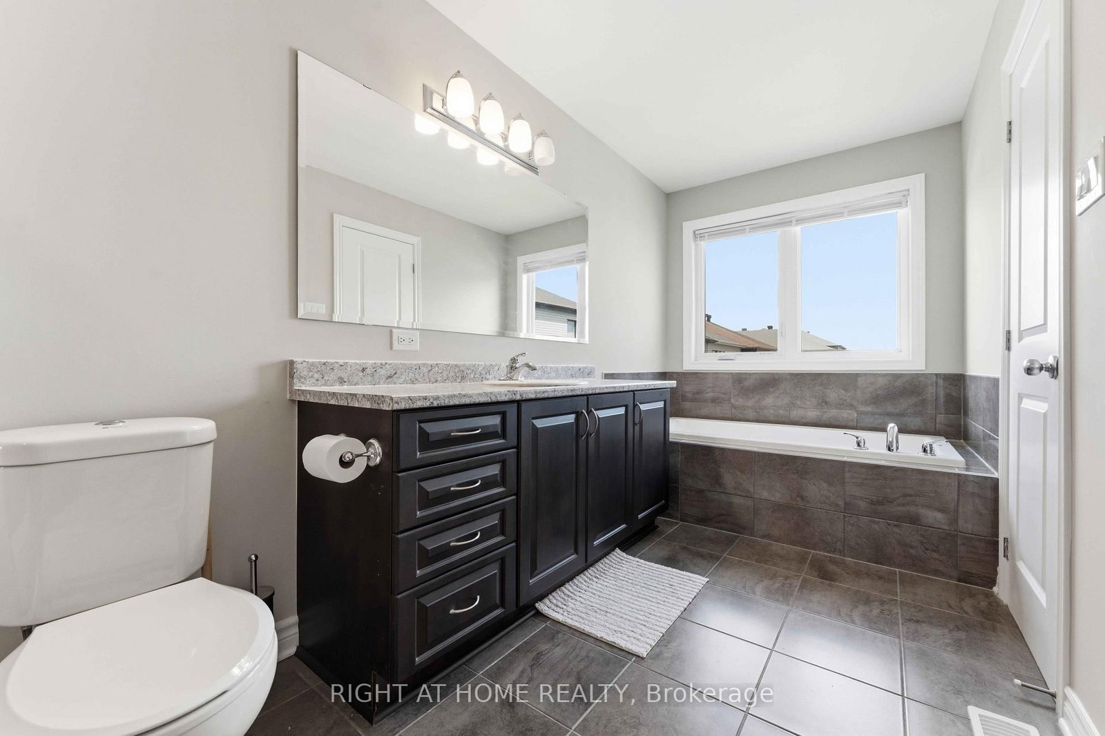 2581 River Mist Road • Ottawa, ON photo 19