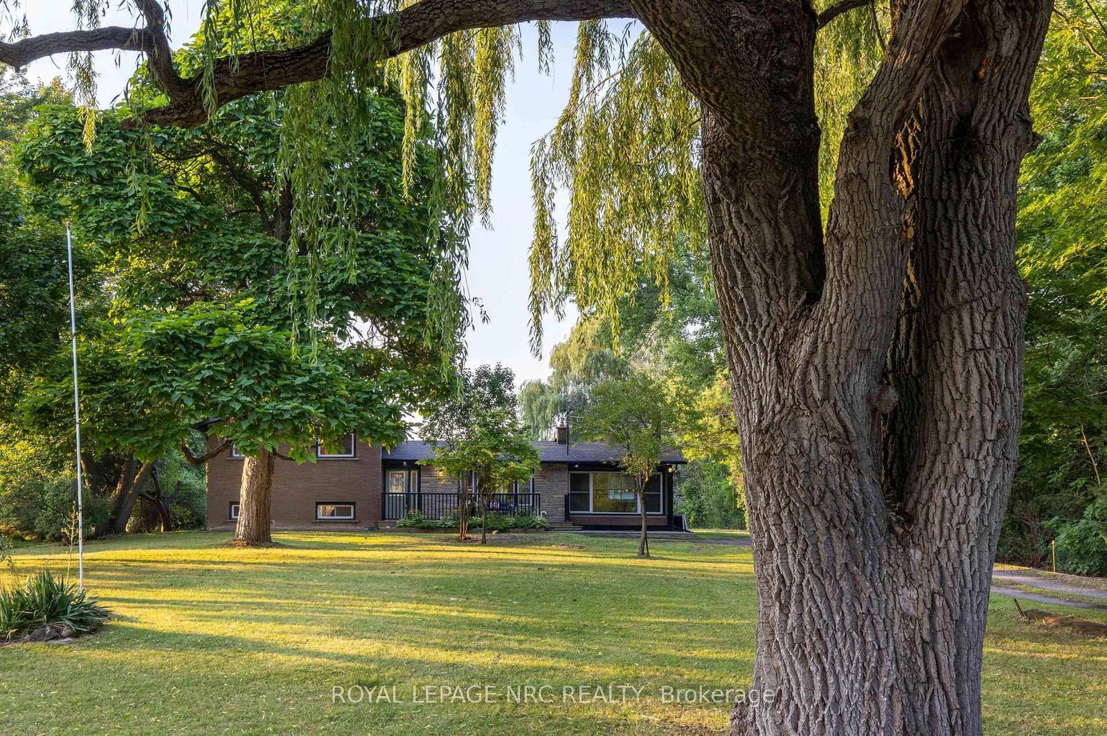 2432 Port Robinson Road • Thorold, ON photo 3