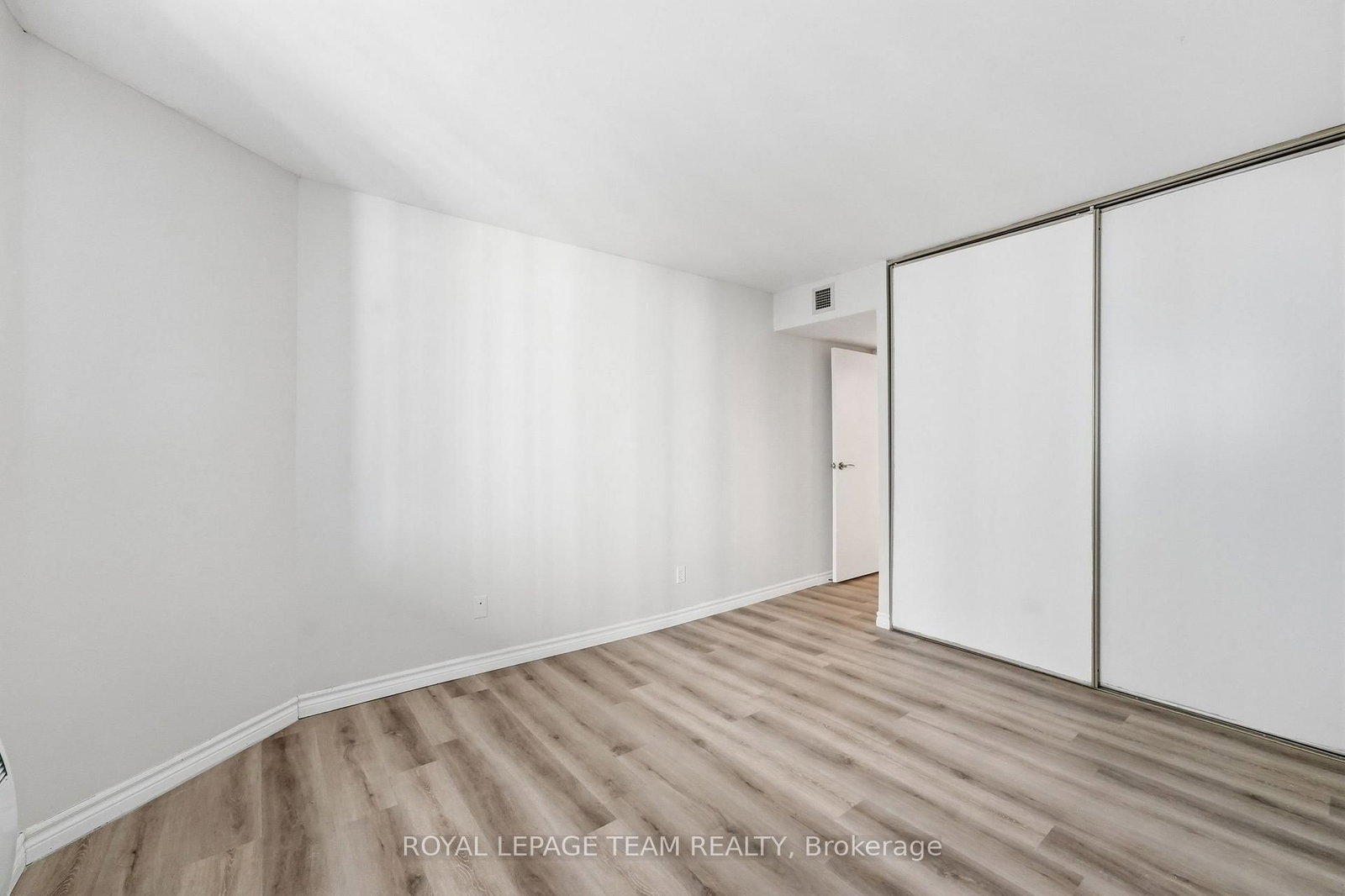 18 Nepean Street • #903 • Ottawa, ON photo 26