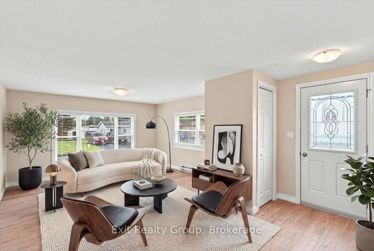 14 Nightingale Lane • Quinte West, ON photo 4
