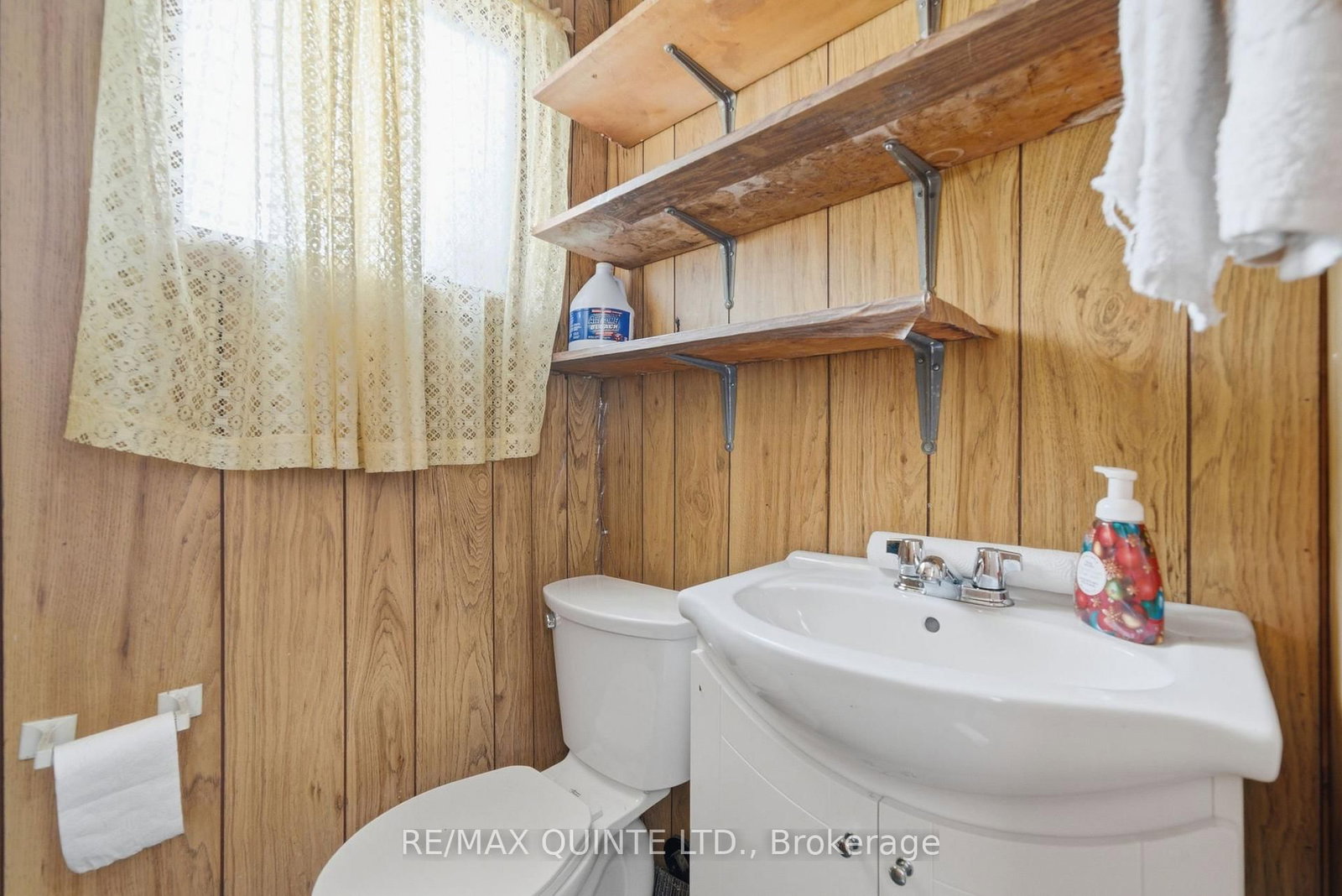 94 Dundas Street E • Belleville, ON photo 25