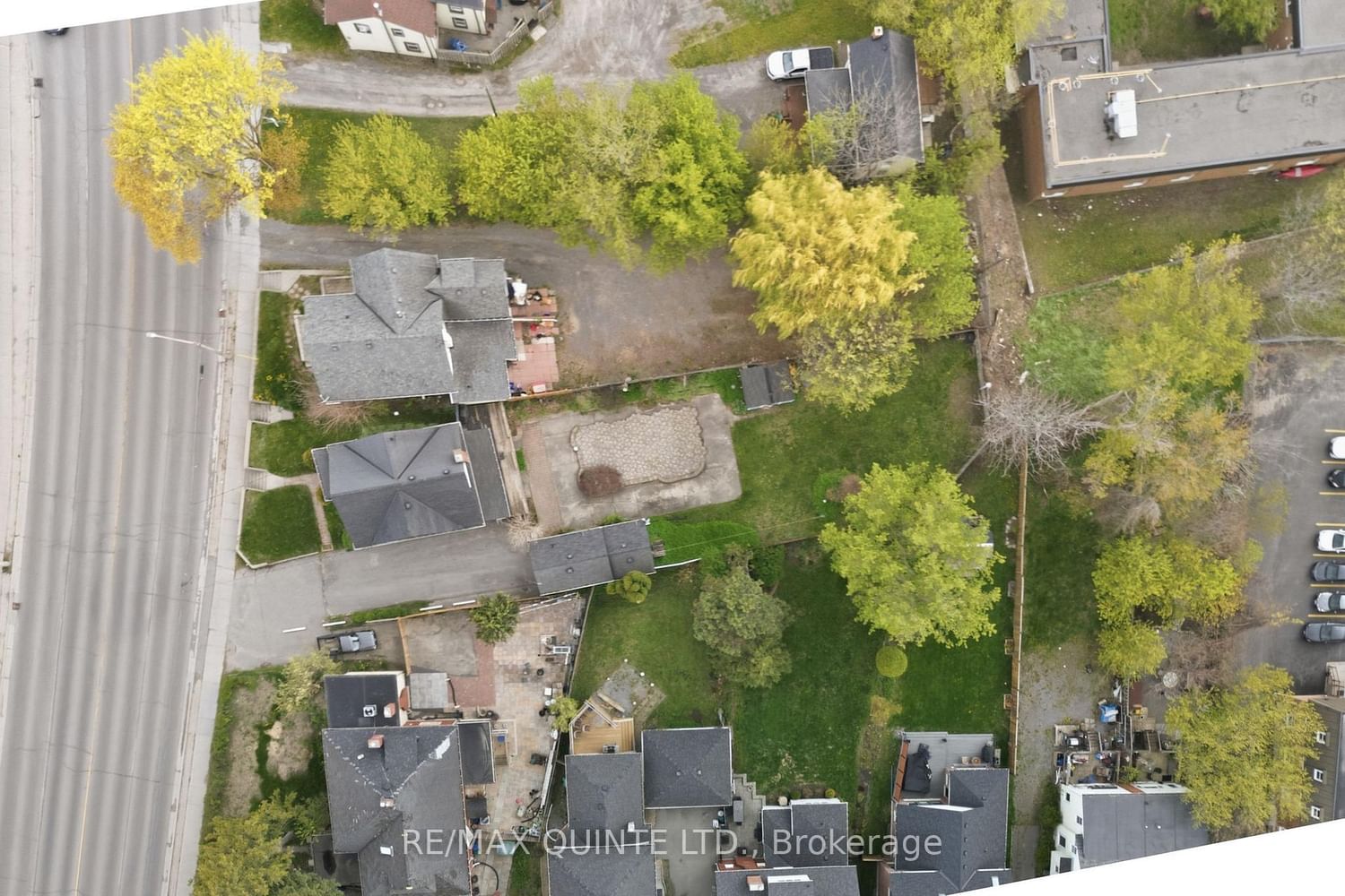 94 Dundas Street E • Belleville, ON photo 36