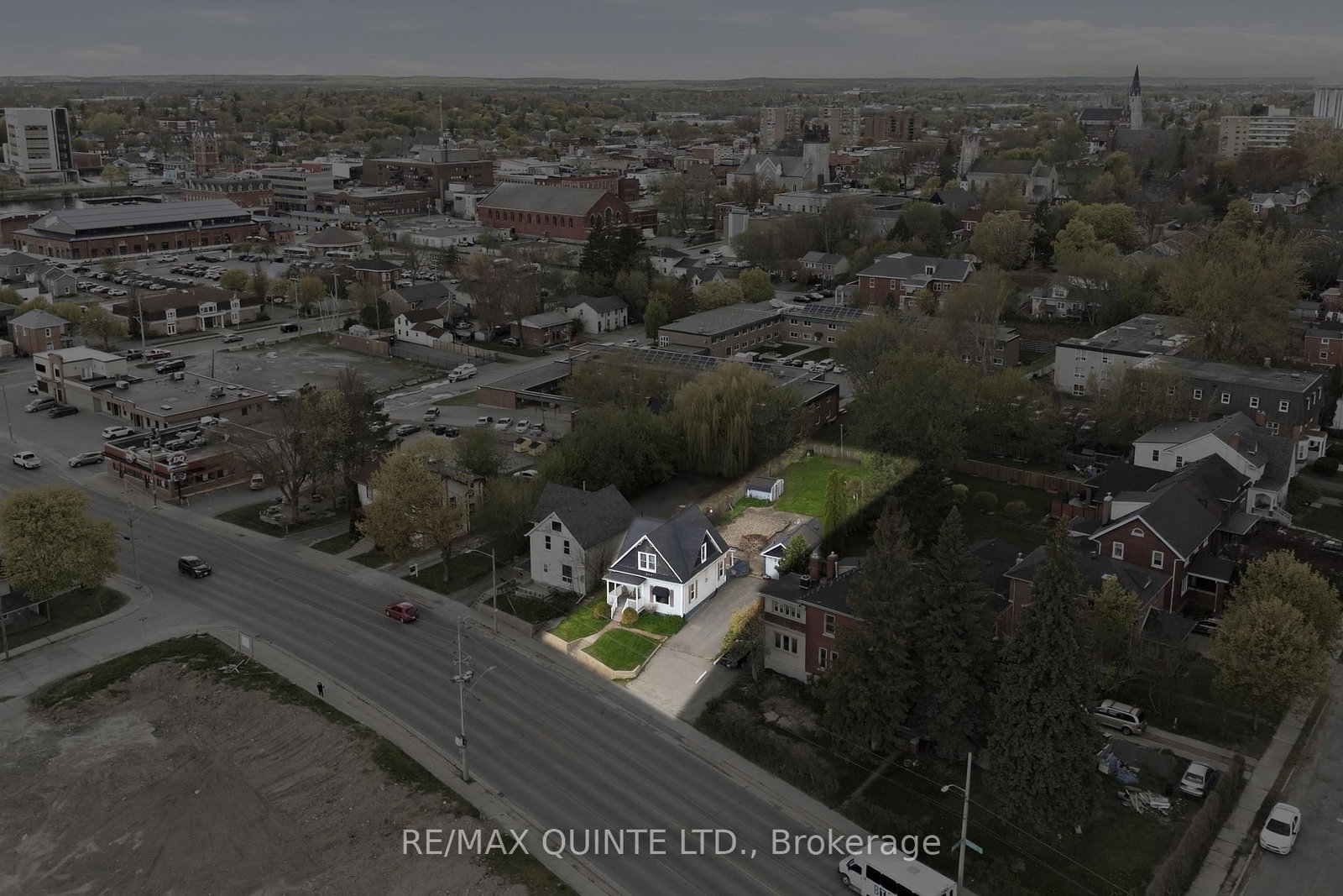 94 Dundas Street E • Belleville, ON photo 39