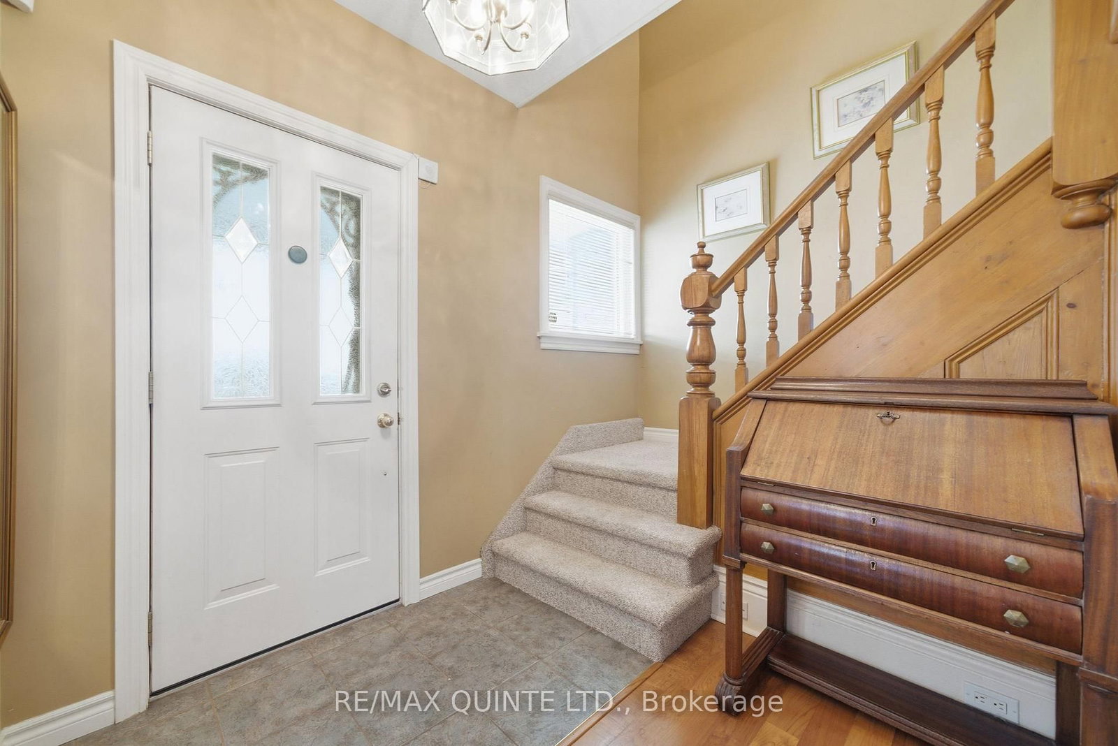 94 Dundas Street E • Belleville, ON photo 4
