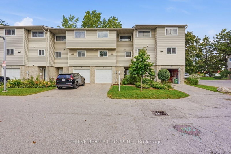 8 - 159 Sandringam Crescent