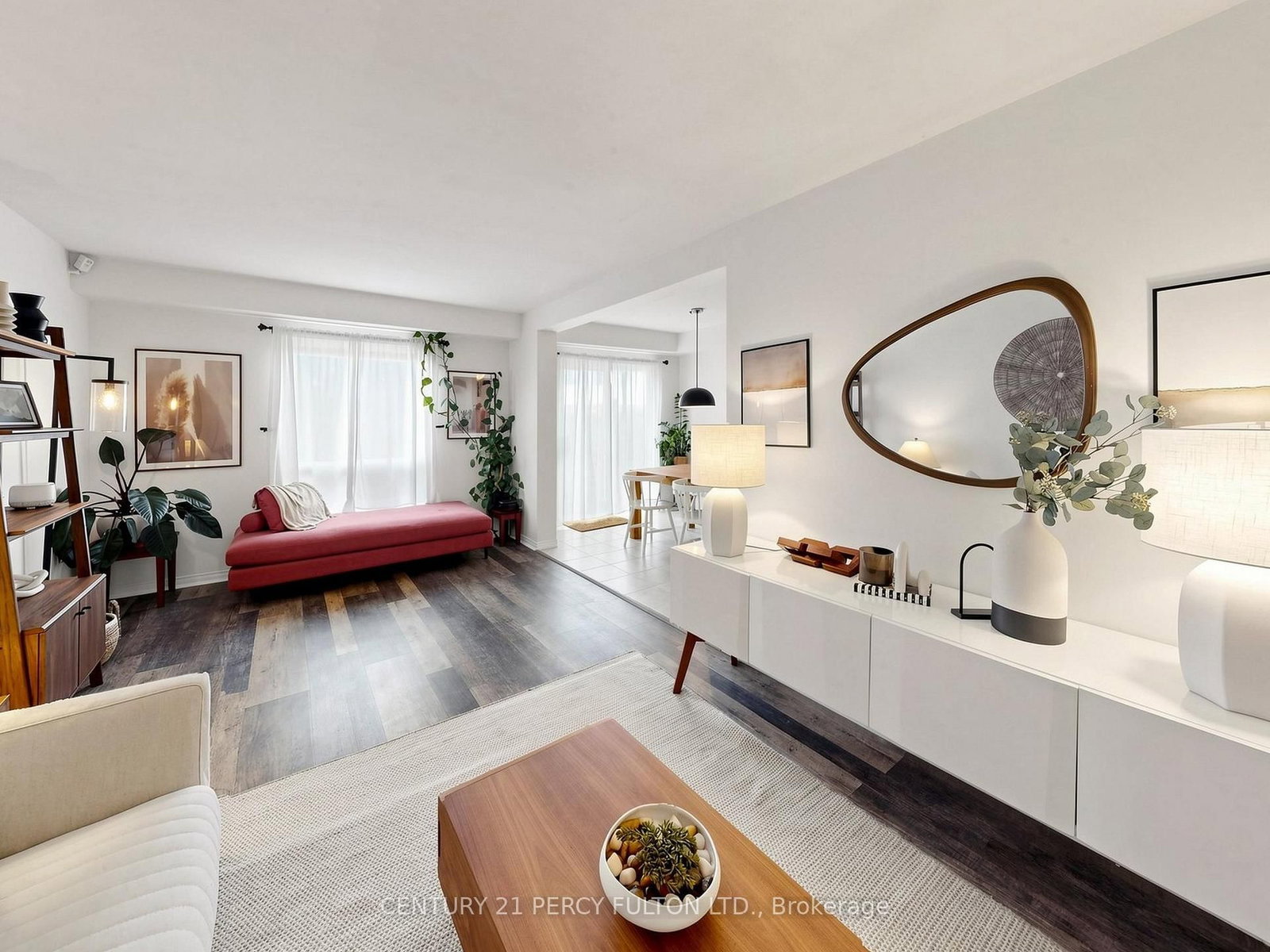 229 Dicenzo Drive • Hamilton, ON photo 4