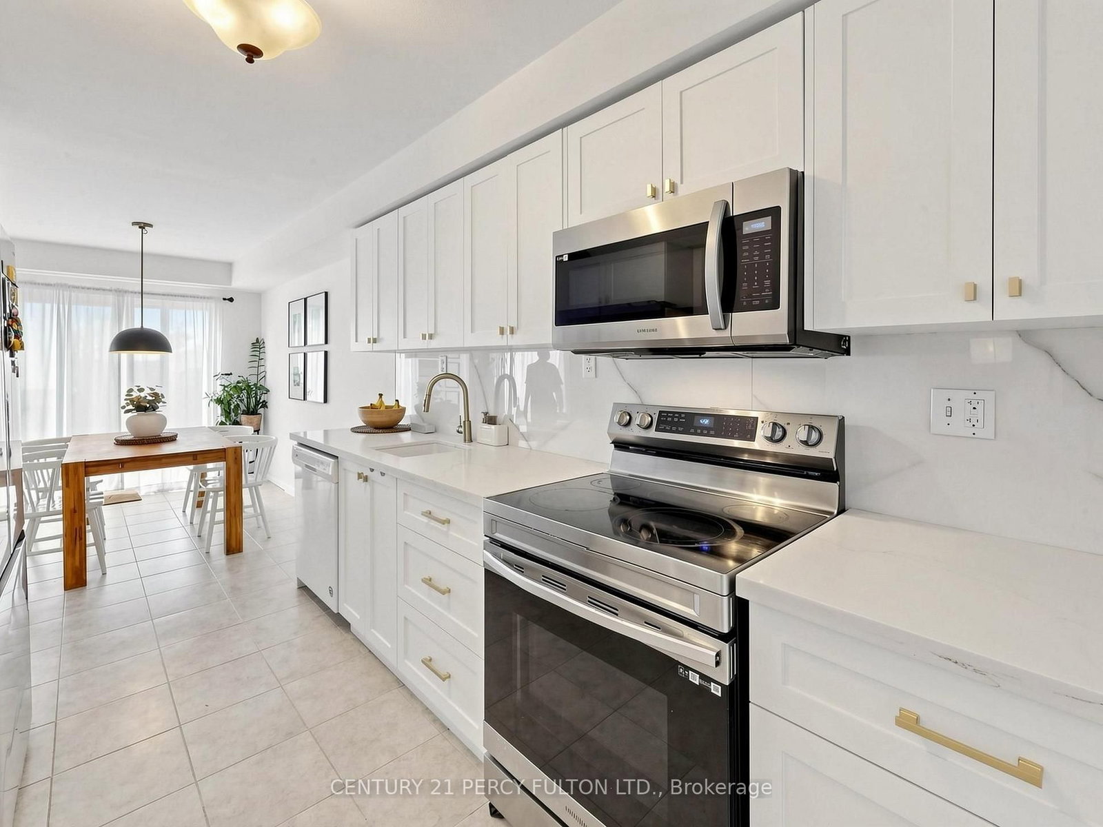 229 Dicenzo Drive • Hamilton, ON photo 8