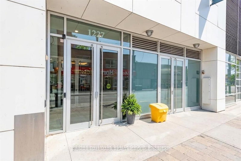 702 - 1227 Wellington Street W