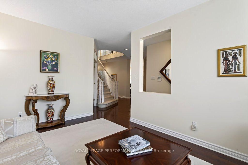 3251 Carriage Hill Place • Ottawa, ON photo 9
