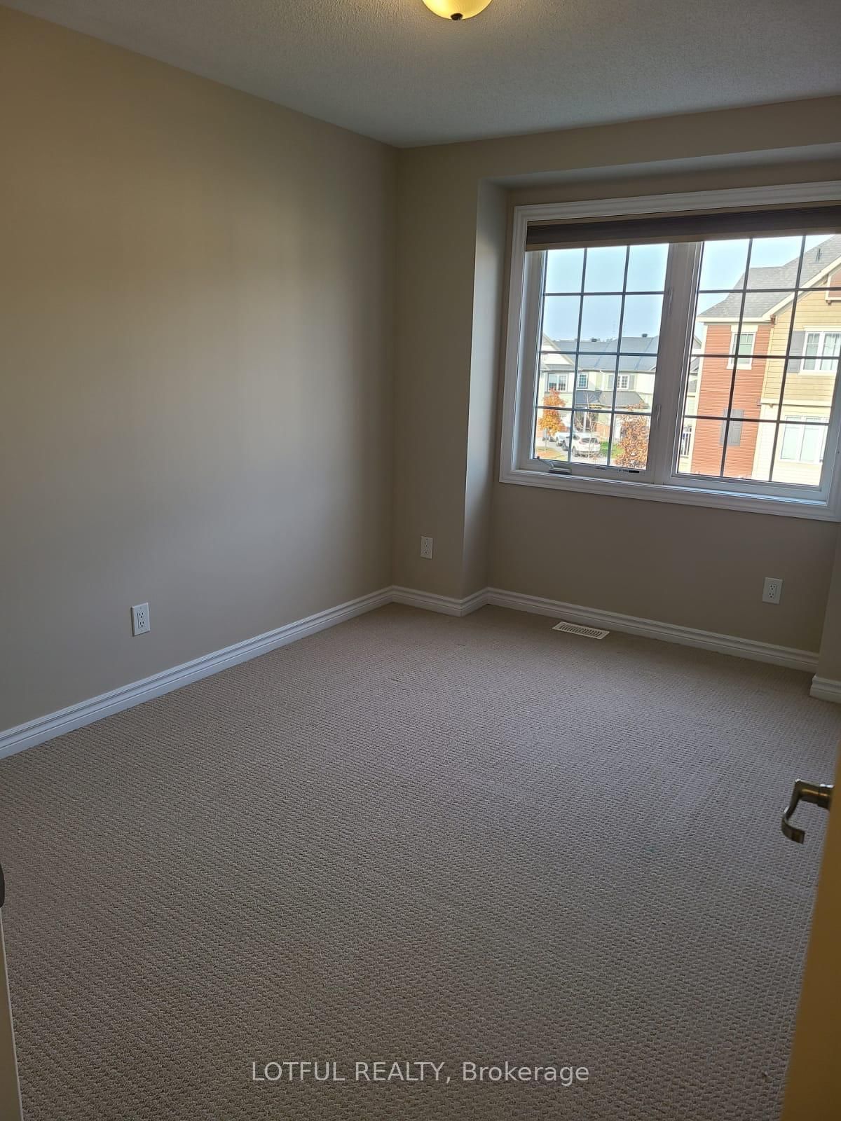 609 Foxlight Circ, Ottawa, view 18