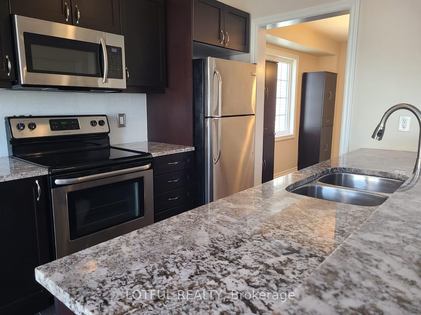 609 Foxlight Circ, Ottawa, view 6