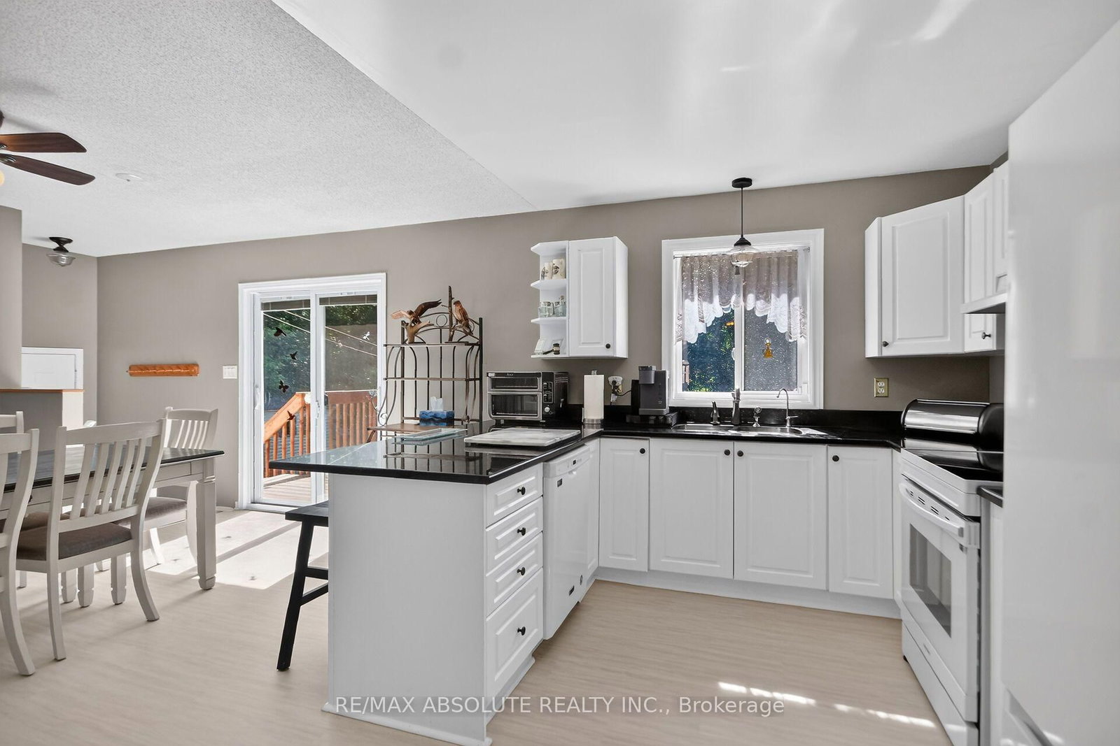 11 Flesher Crescent • North Grenville, ON photo 10