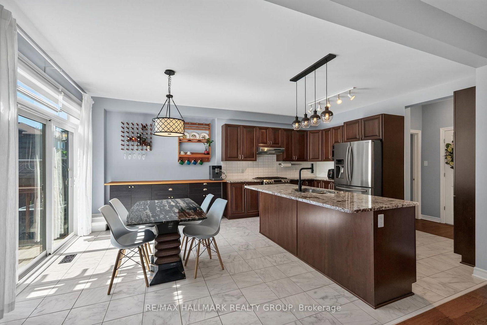 220 Enclave Walk • Ottawa, ON photo 14
