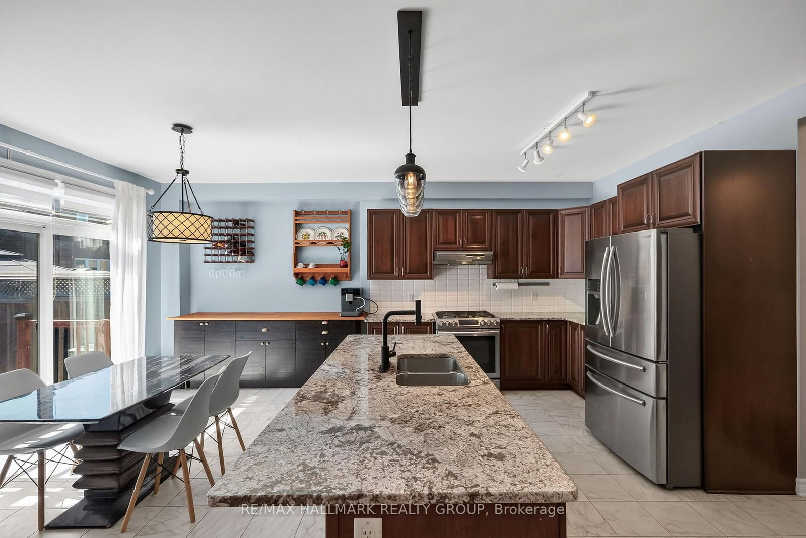 220 Enclave Walk • Ottawa, ON photo 15