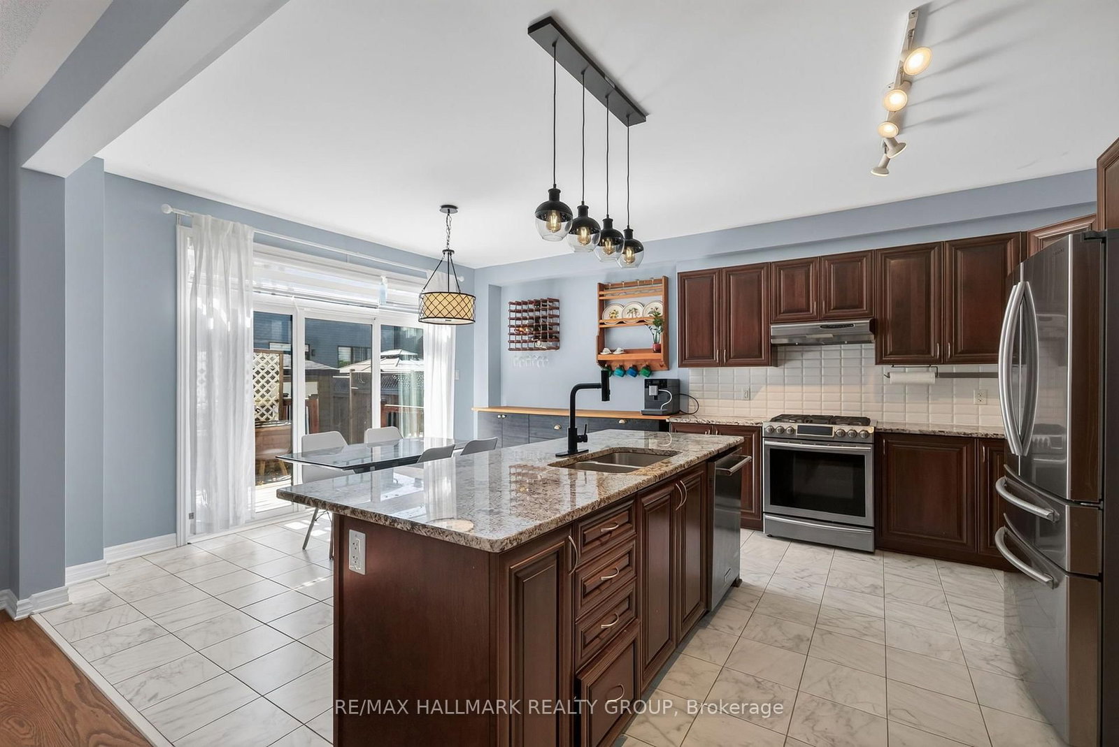 220 Enclave Walk • Ottawa, ON photo 16