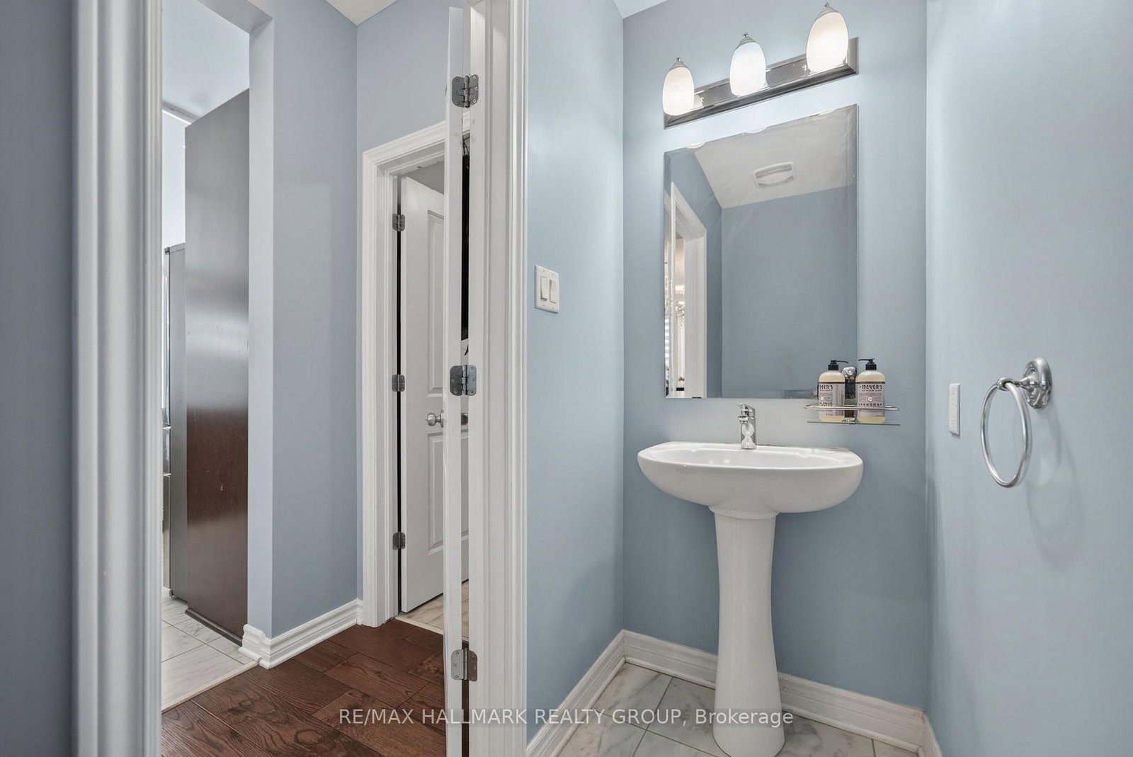220 Enclave Walk • Ottawa, ON photo 23