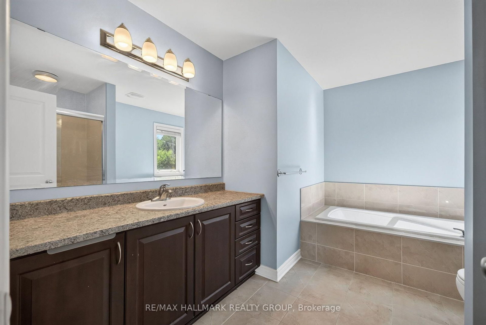 220 Enclave Walk • Ottawa, ON photo 29