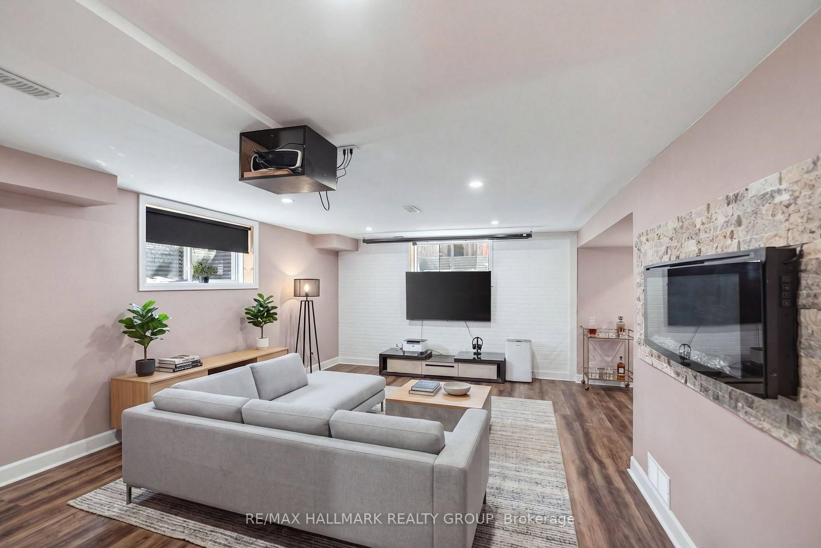220 Enclave Walk • Ottawa, ON photo 38