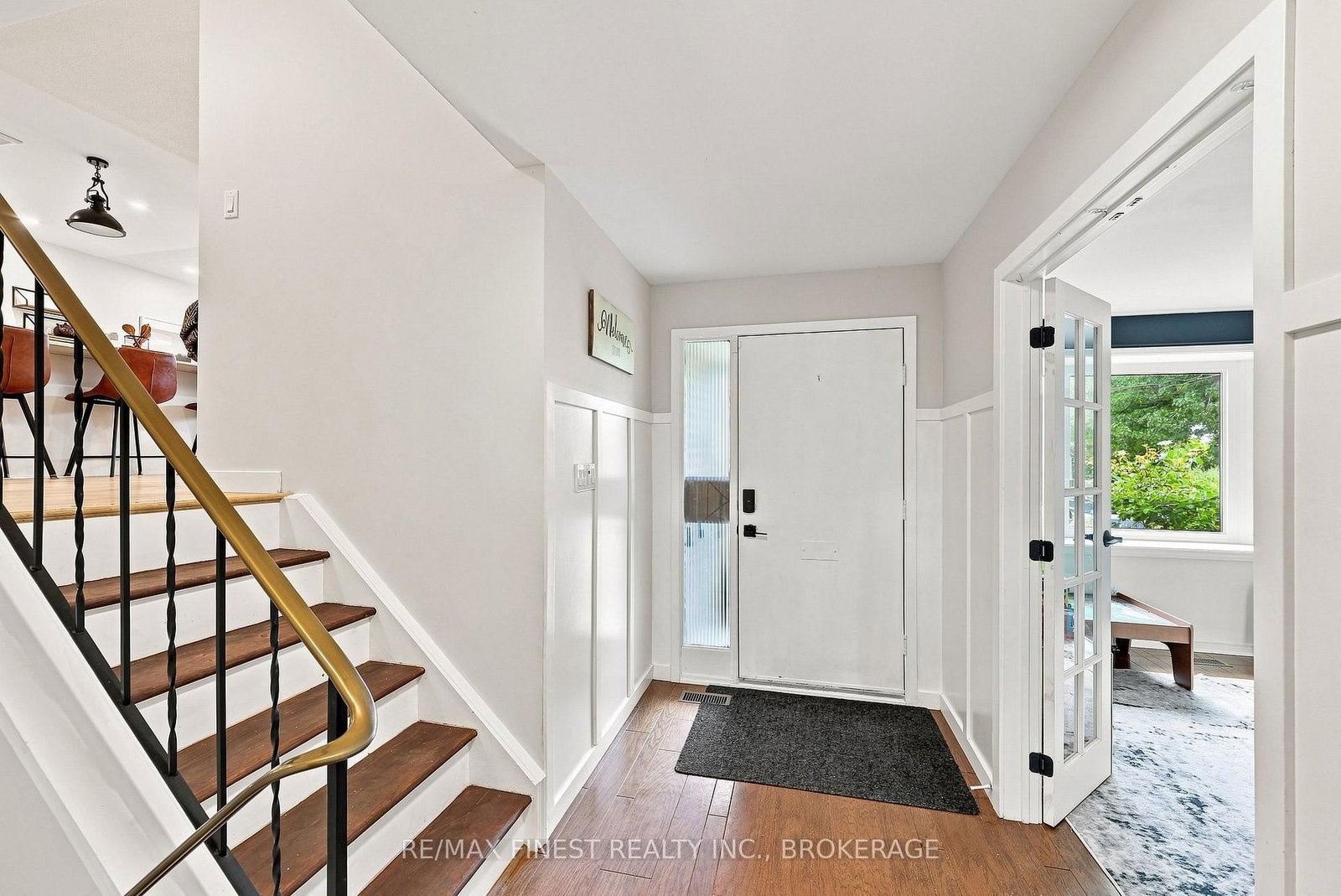 907 Pembridge Crescent • Kingston, ON photo 2